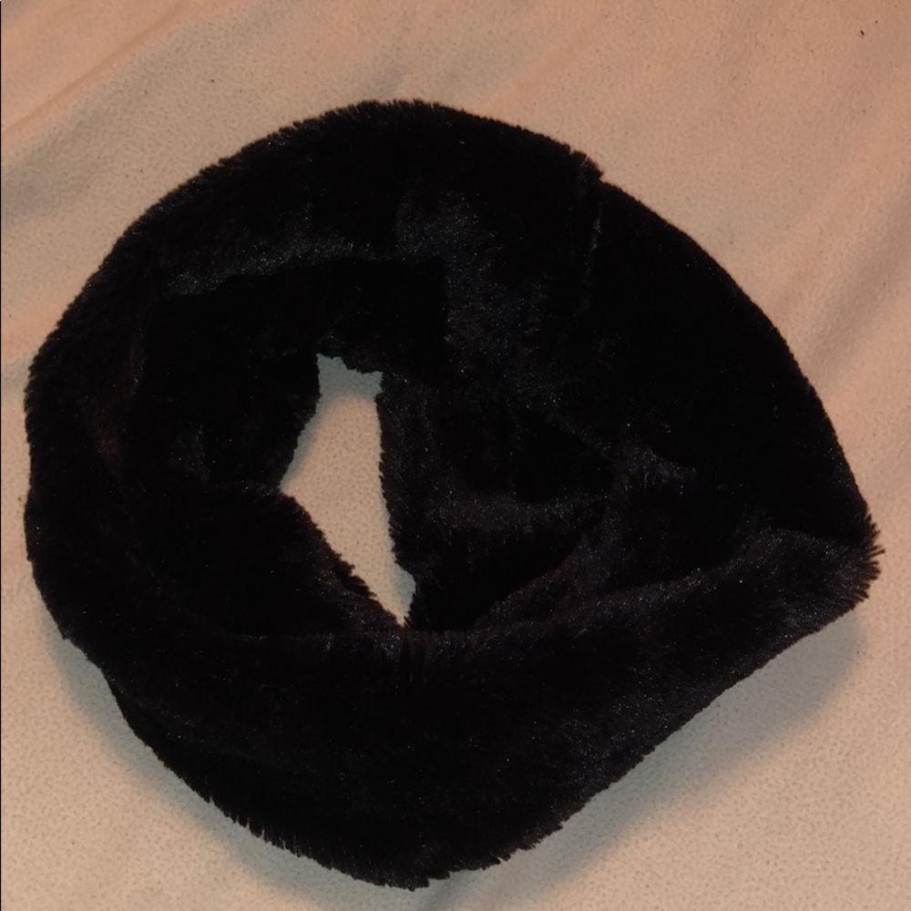 Black fuzzy small Infiniti scarf